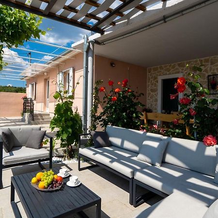 Villa Terra With Heated Pool Marina Dış mekan fotoğraf
