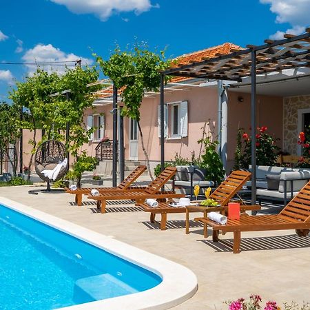 Villa Terra With Heated Pool Marina Dış mekan fotoğraf